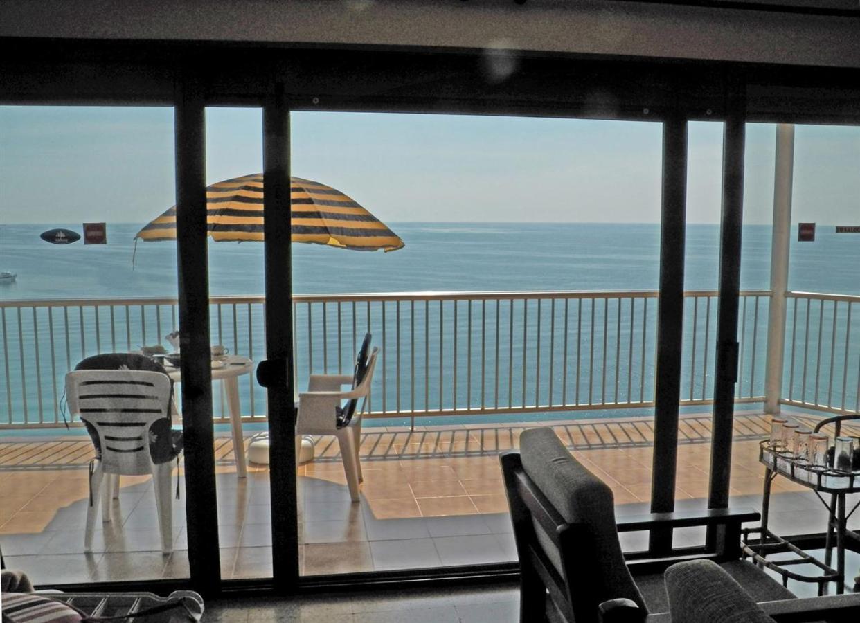 Apartment With Direct Access To The Sea Salou Ngoại thất bức ảnh